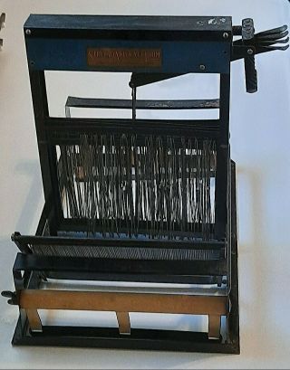 Antique Vintage Structo Artcraft 8 " Loom Metal Blanket Rug Weaving Sampler Toy