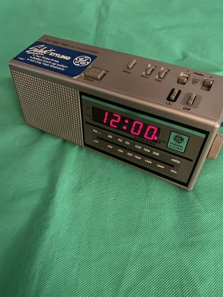 Vintage Ge General Electric Am/fm Alarm Clock Radio Model 7 - 4637a Very A1