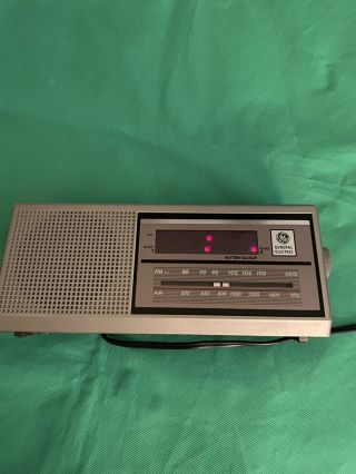 Vintage GE General Electric AM/FM Alarm Clock Radio Model 7 - 4637A Very A1 2