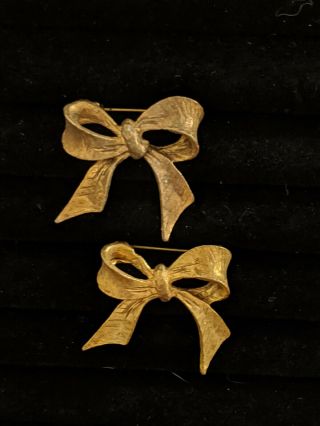 Vintage Estate Set Of 2 Brushed Gold Tone Bow Pin Brooches