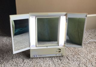 Vtg Clairol True To Light Model Lm - 8 Lighted Makeup Mirror Outlet 4 Settings