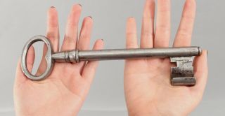 Huge 9 Inch Antique Hand Wrought Iron 17/18thc Chest Door Lock Skeleton Key Nr