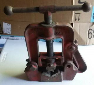 Vintage Reed Pipe Vise 1 Cast Iron in good shape 1/8 