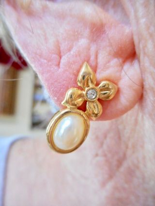 Authentic Vintage Gold Tone Richeleau Faux Pearl Pierced Earrings