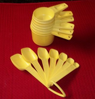 Vintage Tupperware Retro Yellow Measuring Set Cups & Spoons