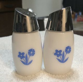 Vintage Gemco Milk Glass Blue Daisy Cornflower Salt & Pepper Shakers 2