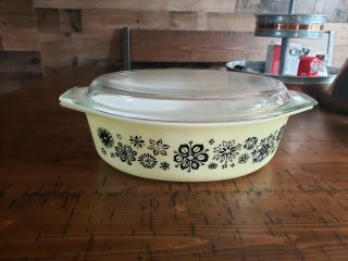 Vintage Pyrex Casserole Dish With Lid Pressed Flowers 21/2 Qt Buyer Pays Shippin