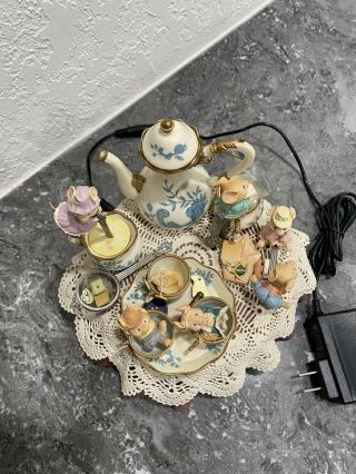 Enesco Its Tea - lightfull Small World Of Music.  Vintage Antique Music Box 2