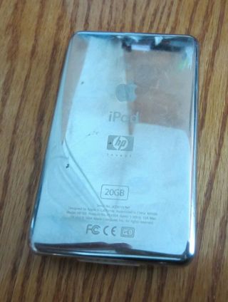 Vintage Apple iPod Classic White 4th Gen 20 GB MP102 2