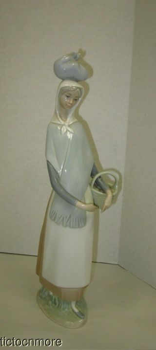 Vintage Lladro Marketing Day Woman With Basket No 4502 Figurine Large 13.  5 "