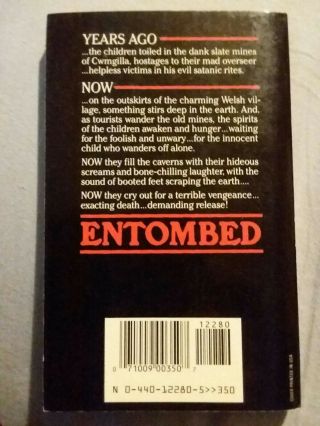 ENTOMBED Guy N.  Smith Vintage Horror Paperback Dell 1982 2