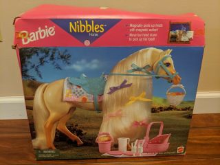 Vintage 1995 Barbie Horse Nibbles with Picnic Accessories 2