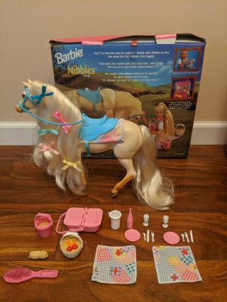 Vintage 1995 Barbie Horse Nibbles with Picnic Accessories 3