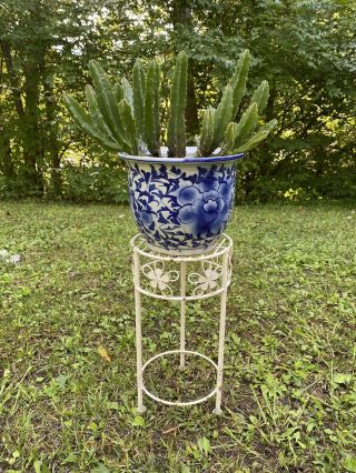 Vintage White Metal Plant Stand 3 Legged Flower Pot Holder Indoor/outdoor 14.  5”