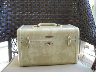 Vtg Samsonite Train Case Suitcase Make Up Luggage Marbled Cream Color With Key