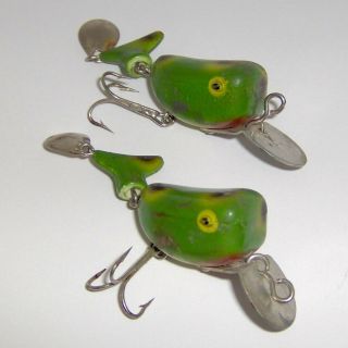 (2) Vintage " Joint Hi - Tail " Lures In Frog Spot Made In Japan L@@k