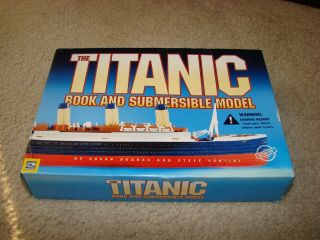 Rms Titanic Sinking Model And Book - Yes - It Really Sinks