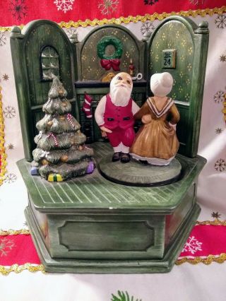 Vintage Ceramic Mold Santa & Mrs.  Claus Handpainted Music Box The Christmas Song