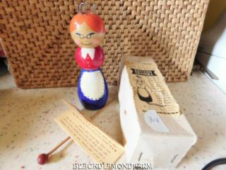 Vintage Wood Knitting Grandma With Instructions