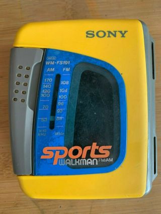 Vintage Sony Sports Walkman Wm - Fs191 Am/fm Radio Cassette Player Great