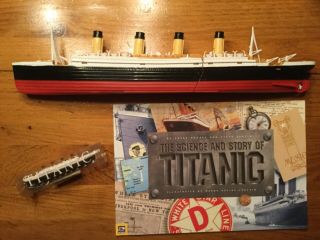 Very Rare - Titanic Submersible Model With Book And Bonus Item - Htf
