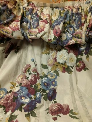 Vintage Springs Floral Shower Curtain W/attached Baloon Valance
