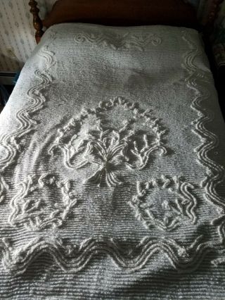 Vintage White Designed Chenille Bedspread Cutter Craft Projects 82 " X 102 "