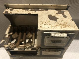 Iron Arcade Dollhouse Vintage 1885 " An Arcade Toy " - Stove And Oven