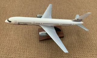 Pacmin Republic Airlines Boeing 757 - 200 - Aircraft Model 1:100 N601rc