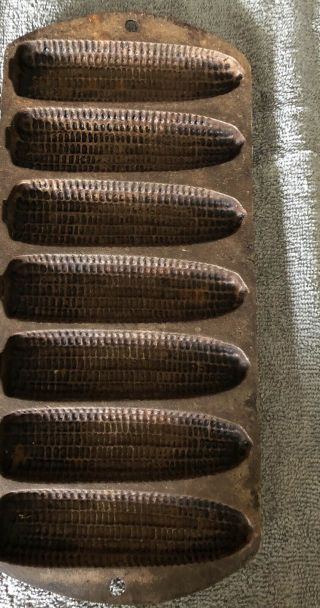 Antique Vintage Cast Iron Corn Stick Pan Cornbread “s” Muffin Mold