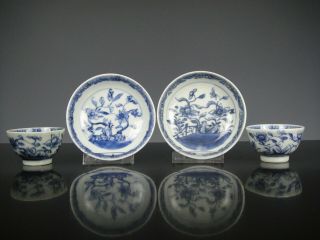 Set Of Two Chinese Porcelain B/w Cups&saucers - Flowers - 18th C.