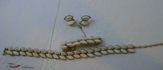 Vintage Signed Coro White Lucite Thermoset ? Necklace Bracelet And Earrings Set