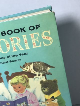 1976 The Golden Book of 365 Stories Hardcover Children ' s Richard Scarry Vintage 2