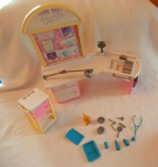 Barbie Pet Doctor Love N Care Vet Center 1996 Vintage Playset