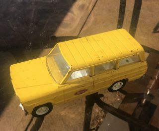 Vintage Tonka Jeep Wagoneer Pressed Steel Yellow
