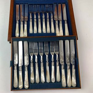 Exquisite Antique English Silver Mop Engraved Service / 12 Fish Set In Wood Case