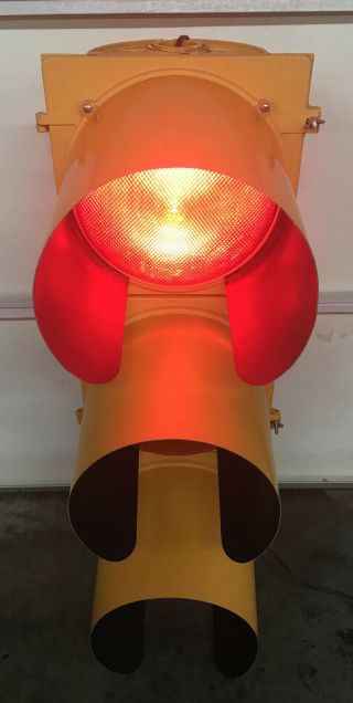 Eagle Traffic Signal Light Red Yellow Green 41” Aluminum With Sequencer