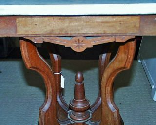 Fine Victorian Eastlake White Marble Top Side Table 27 x 21¾ x 16¾ 2