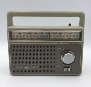 Vintage General Electric Model 7 - 2825j Transistor Am/fm Radio -