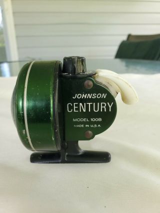 Vintage Johnson Century (model 100b) Closed - Face Spinning Reel,  Made In U.  S.  A.