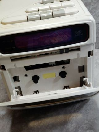 Vintage 80 ' s Soundesign Model 3833 AM FM Cassette Player Alarm Clock 3