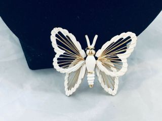 Vtg.  Monet White Enamel & Gold Tone Webbed/weaved Butterfly Brooch