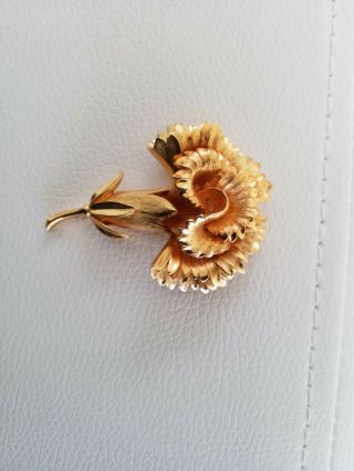Vintage Signed Crown Trifari Gold Tone Flower Brooch