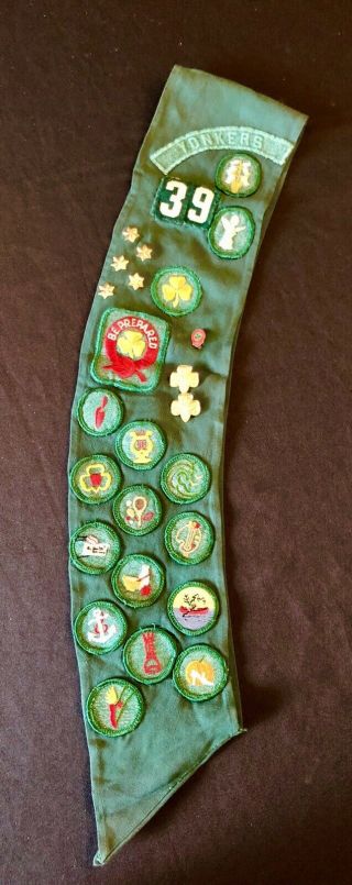 Vintage 1950’s Girl Scout Sash Yonkers York Troop 39 - 19 Badges 8 Pins Vg
