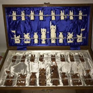 Vintage/antique Asian Fold Up Wooden Case Chess Set Hand Carved Stone & Wood