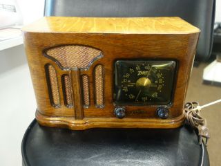 Zenith Antique Radio Model 6 - D - 628
