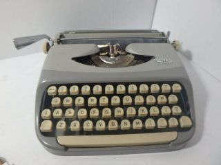 Vintage Royal Royalite Portable Typewriter Made In Holland - With Old Ink Ribbon