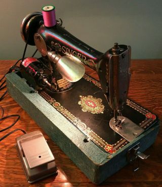 1910 Antique Singer Electric Sewing Machine G Series Serial G6952356 Lighted