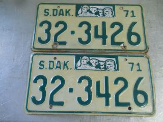 Vintage 1971 Matched South Dakota Metal License Plates 32 - 3426 Hamlin
