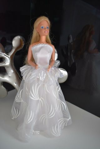 Vintage Mattel Dream Glow Barbie Doll In Dream Glow Fashion Superstar